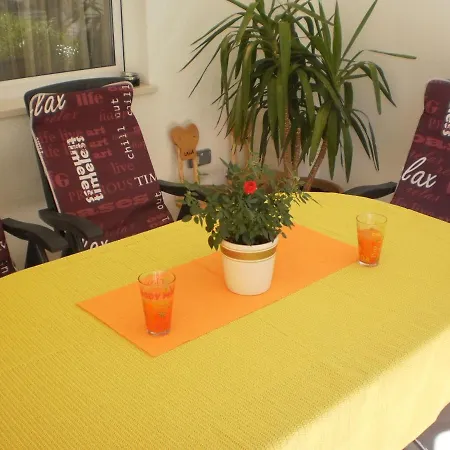 Apartment Lana Omis Exterior photo